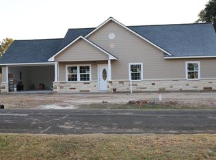 208 N Tammye Ln, Madisonville, TX 77864