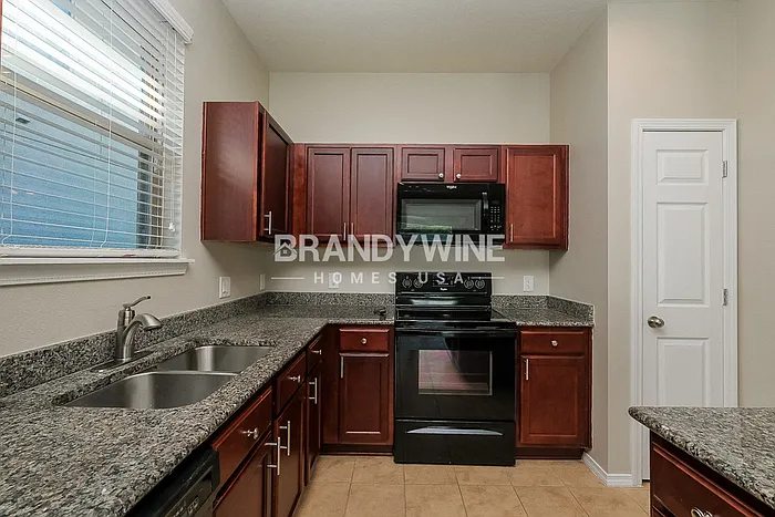 15405 Stone House Dr — Photo 7