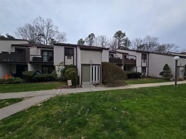 33 Richmond Boulevard #4B, Ronkonkoma, NY 11779
