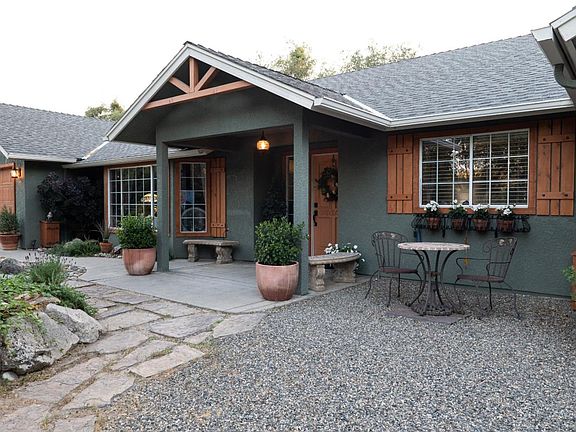 2nd image of 31200 Willow Pond Ln