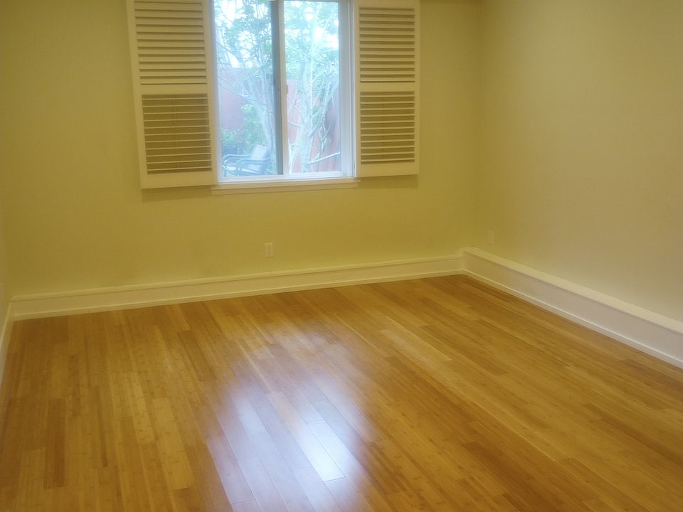 1st image of 208 Wellington Ave