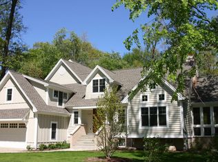 11117 Garden Dr, New Buffalo, MI 49117