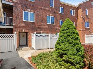 7 Conant Rd APT 52, Winchester, MA 01890