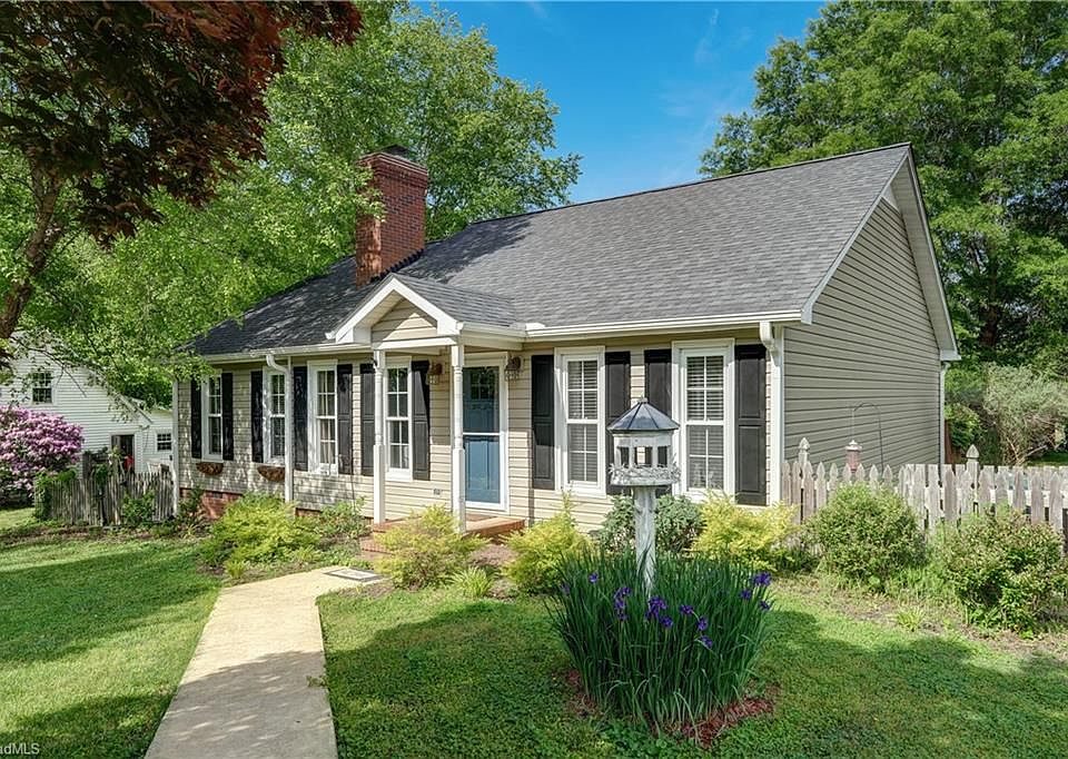 1st image of 128 McChardy Ct