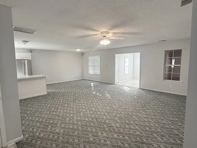 1132 Lancelot Ln — Photo 5
