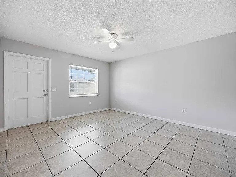 1118 Melody Ln — Photo 7