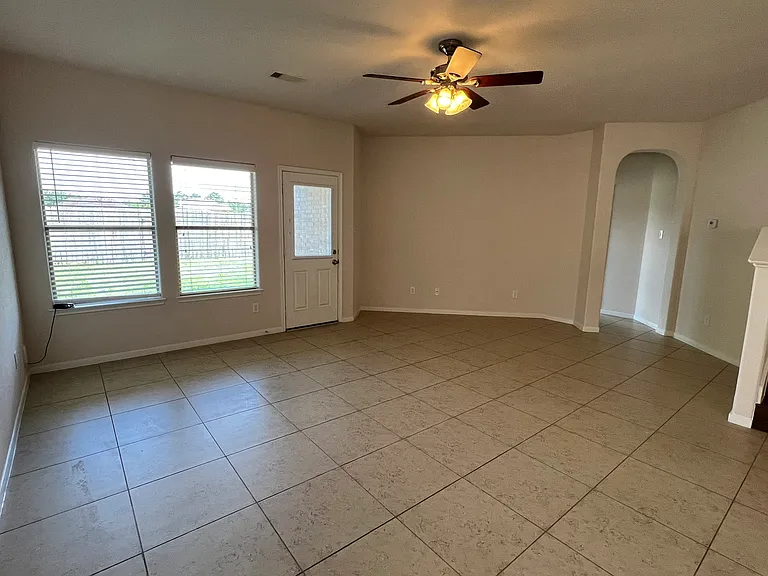 25411 Lisburn Dr — Photo 12