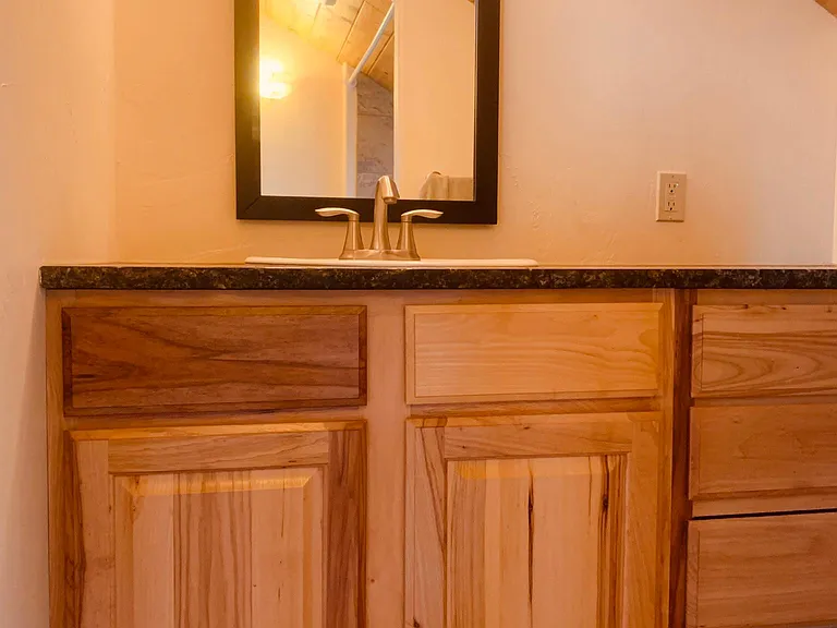 Upper bathroom sink