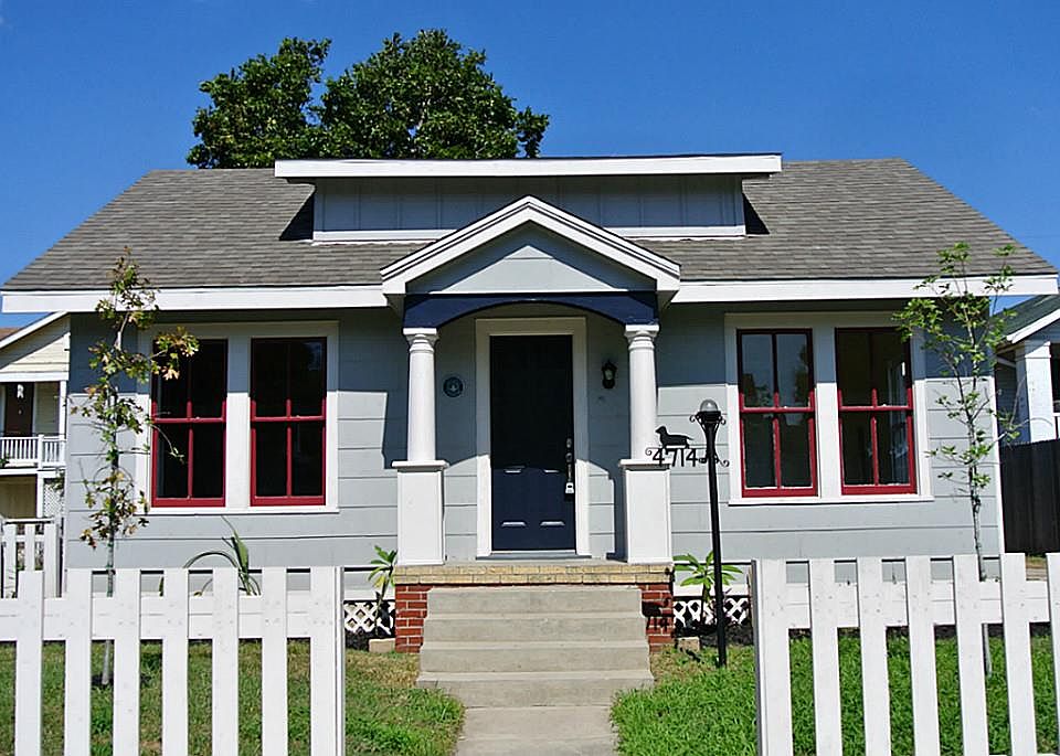 1st image of 4714 Avenue Q 1/2