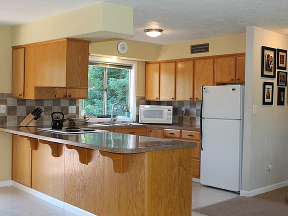 3rd image of 187 Inglewood Dr