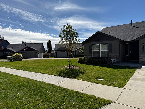 3rd image of 3805 S Windy Ridge Dr