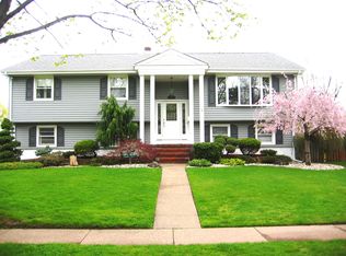 177 Truman Ter, Paramus, NJ 07652