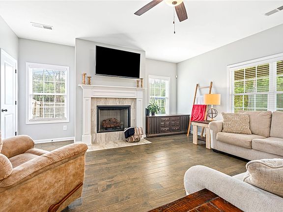 4th image of 500 Wymond Ct