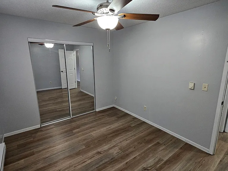 1160 Oakview Dr #7 — Photo 15