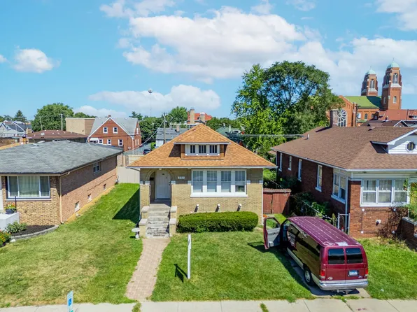 332 156th Pl, Calumet City, IL 60409