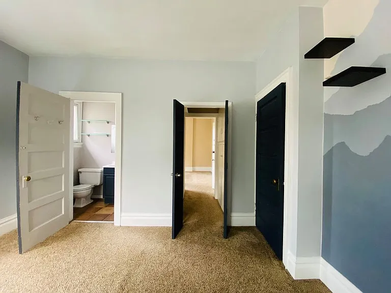 109 N Logan St #2 — Photo 3