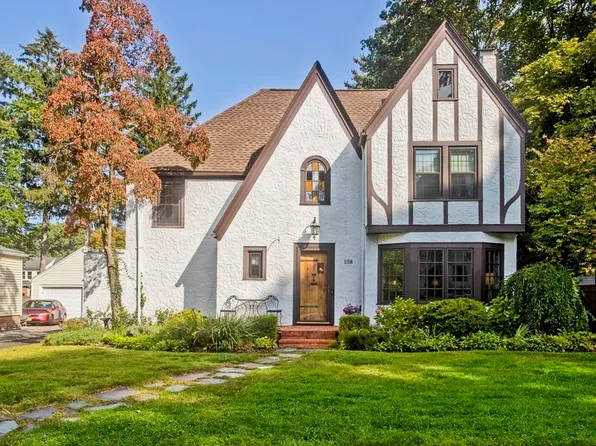 158 Wenonah Rd, Longmeadow, MA 01106