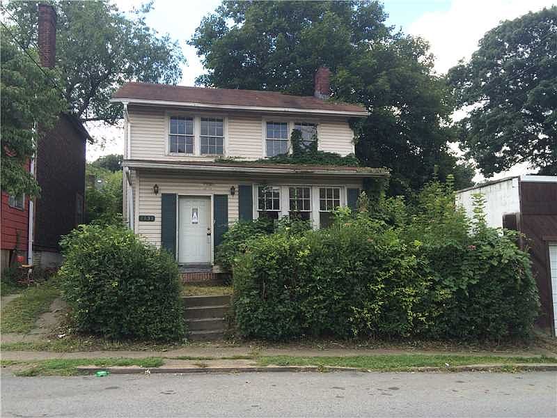 2nd image of 1131 Main St