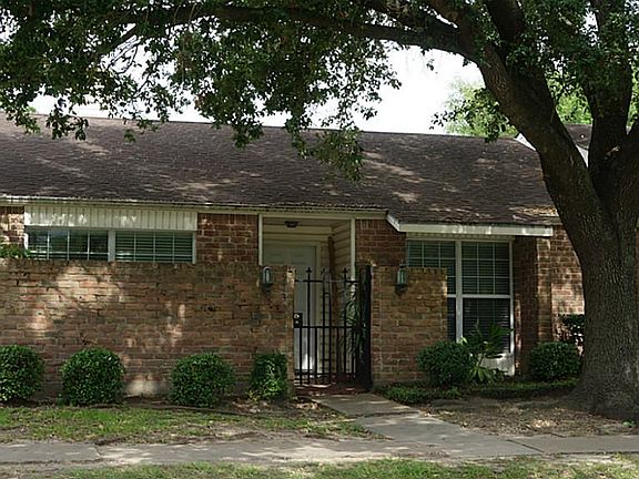 2nd image of 9132 Wilcrest Dr #9132