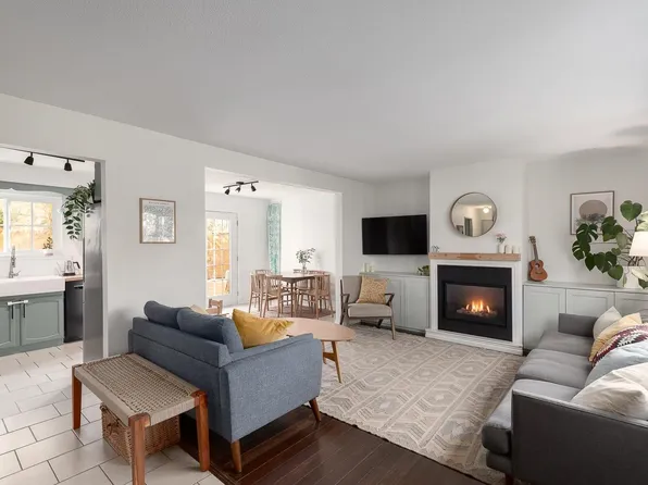 726 Vernon Dr, Vancouver, BC V6A 3N9