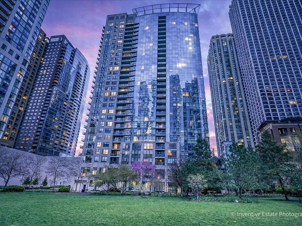 201 N Westshore Dr APT 1006, Chicago, IL 60601