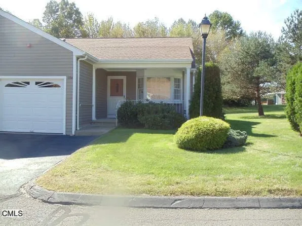 154 Highland Dr, Monroe, CT 06468