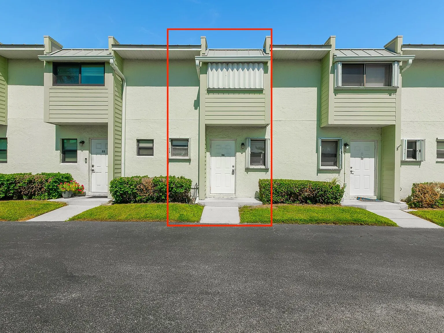 2 bed, 2.0 bath, 1270 sqft, $2,200 — Photo 1