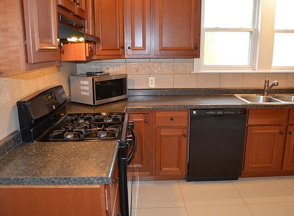 4th image of 1528 Norfolk Ave