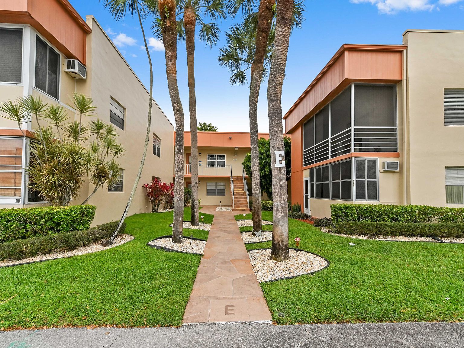 211 Piedmont E