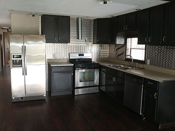 2nd image of 569 Linda Ln