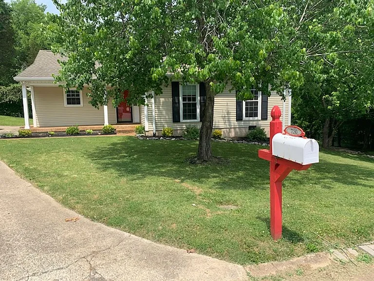 720 Eugenia Ct — Photo 24
