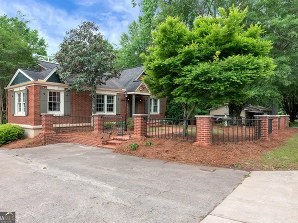 952 Wayside St NW, Cornelia, GA 30531