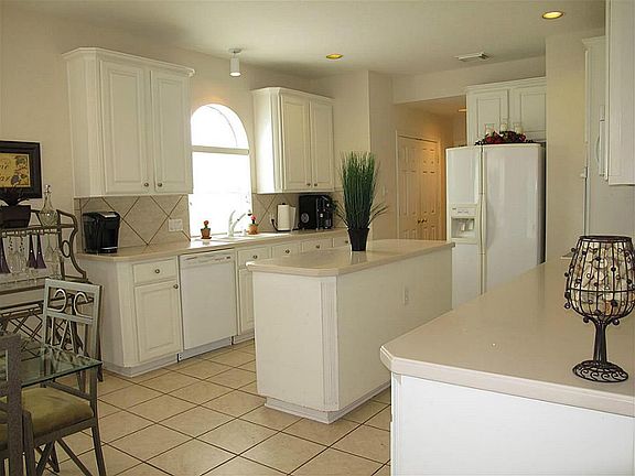 5th image of 2719 Sabine Ct