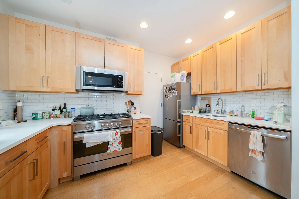 Building Photo - 659 W 162nd St #67