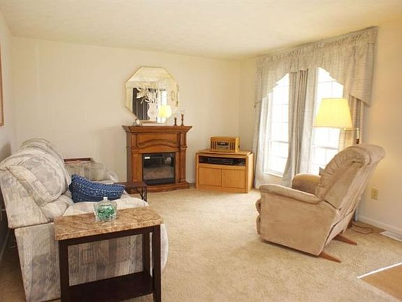 3rd image of 10901 Brookgreen Ct