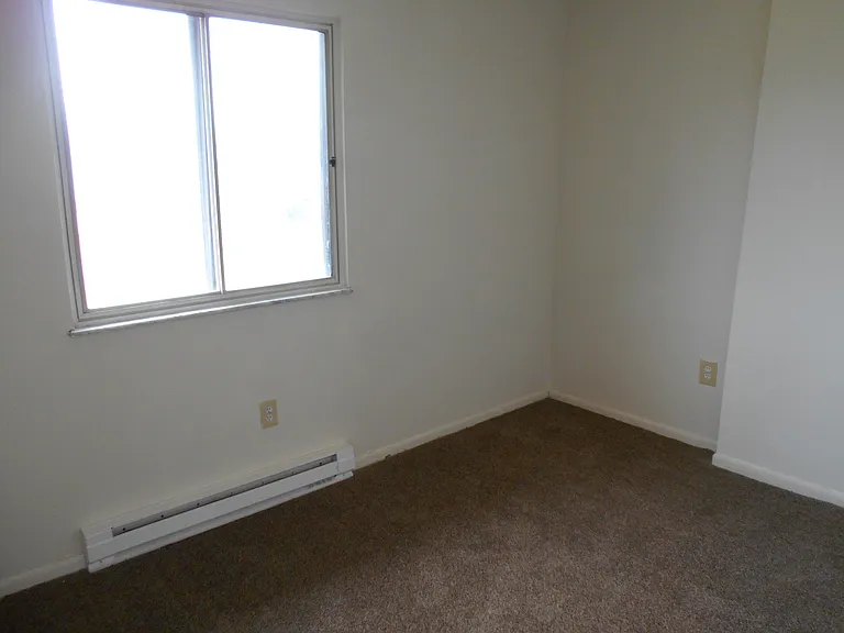 Charles Place Apartments — Photo 11