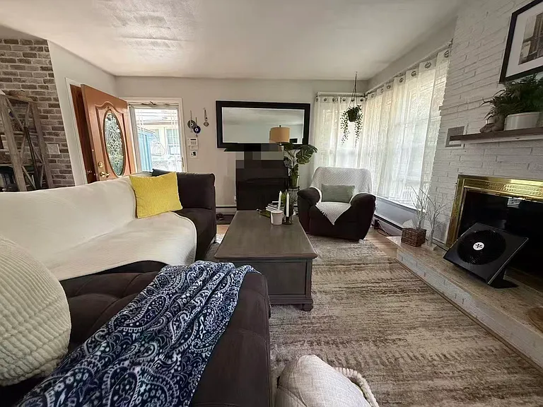 8692 Marengo St — Photo 5
