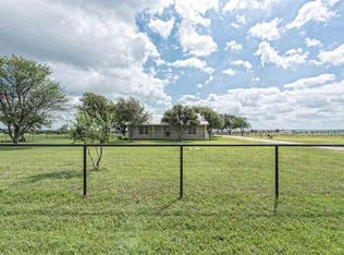 1533 Peacock Ln, Mc Gregor, TX 76657