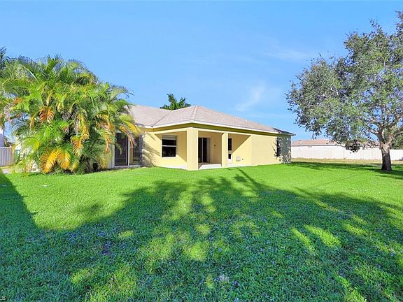 3rd image of 4411 SW 1st Ave