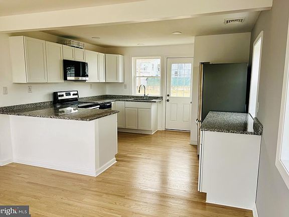 3rd image of 34 Compass Rd