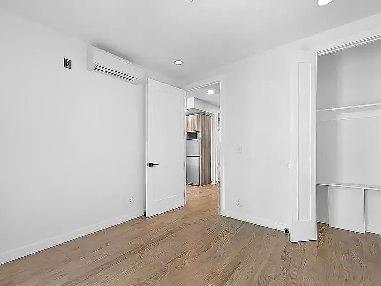 139 Meserole St #2B — Photo 6