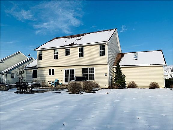 3rd image of 5938 Heritage Dr