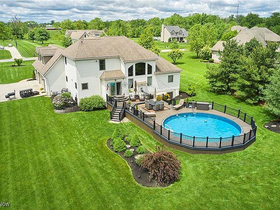 3rd image of 7355 Hunters Glen Ln