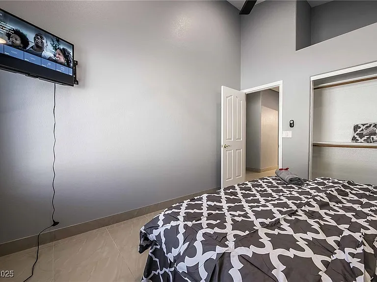 1400 Castle Crest Dr — Photo 44