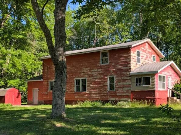 3909 Cloverville Rd, Fruitport, MI 49415