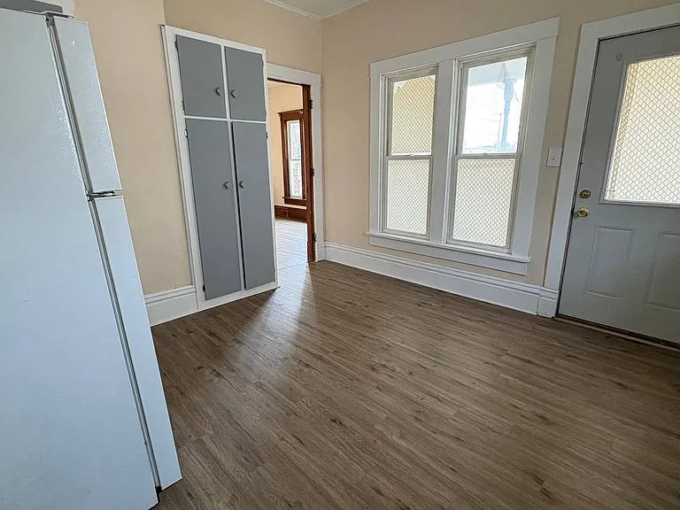 103 1st St NE #1 — Photo 7