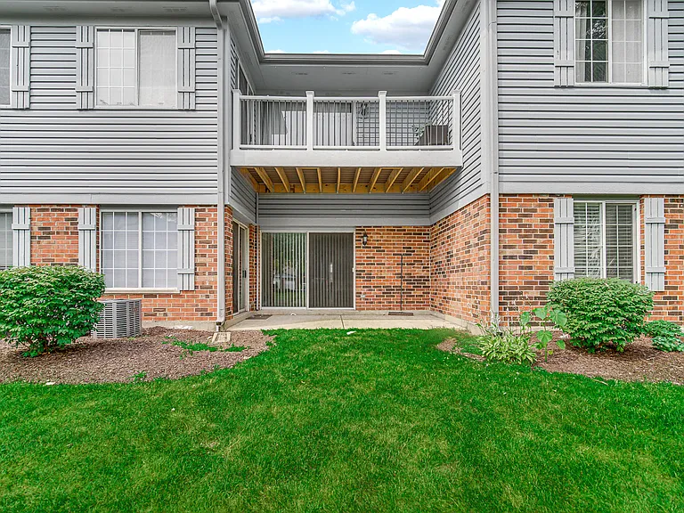 1661 Commodore Ct #3 — Photo 27
