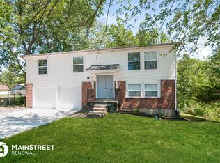 4 Sean Ct, O'Fallon, MO 63366