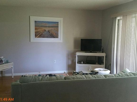 5th image of 215 Creek Ct #13