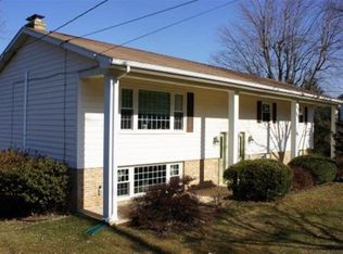 429 Rushmore Dr, York, PA 17402